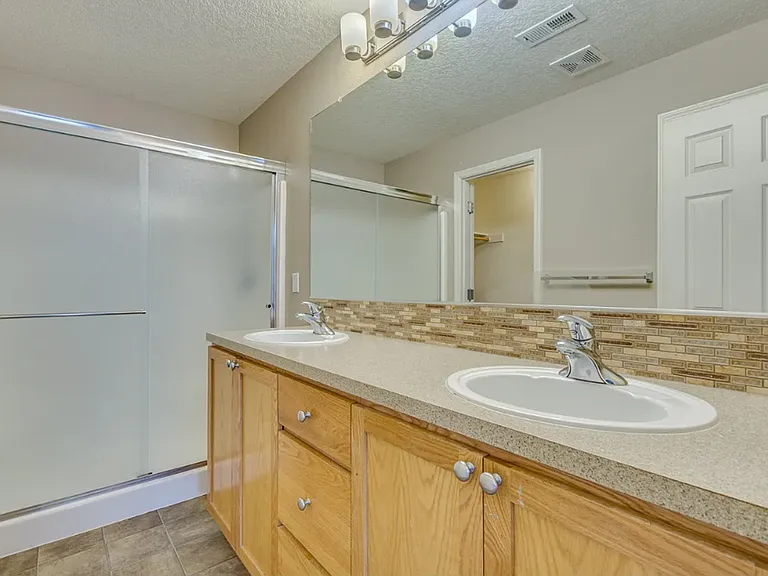 20855 SW Skiver St — Photo 15