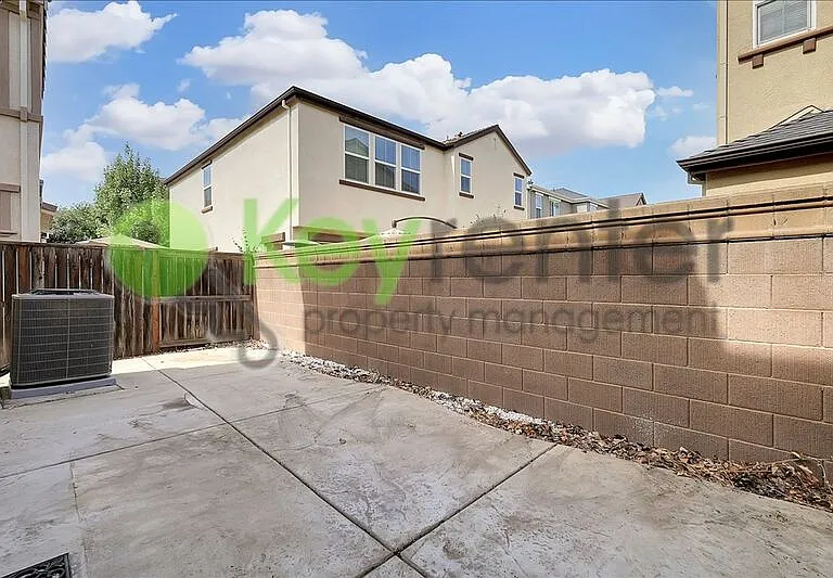 1104 Impressionist Loop — Photo 36