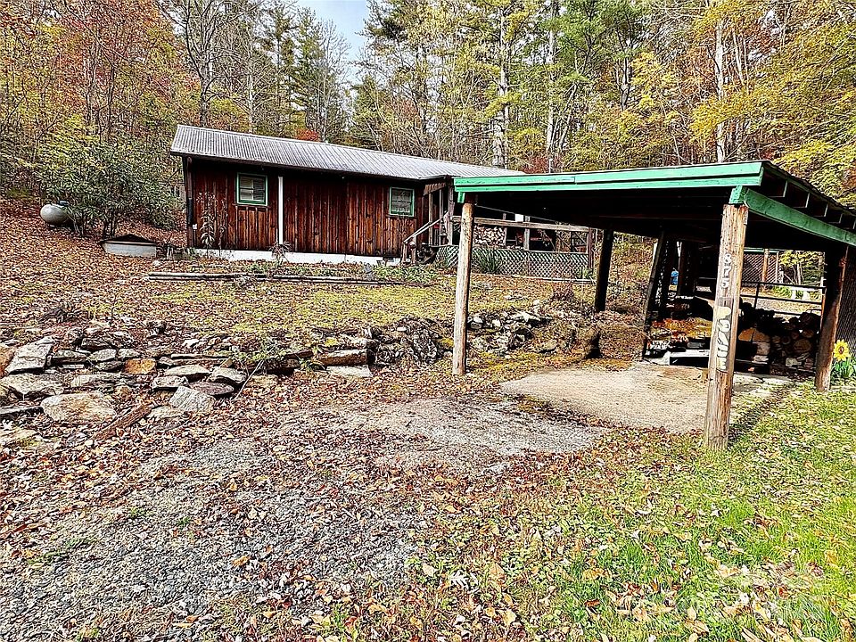 4th image of 875 Carson Creek Rd