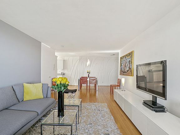 4th image of 5800 Arlington Ave APT 21C