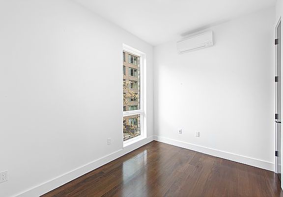 4th image of 214 E 35th St #1B