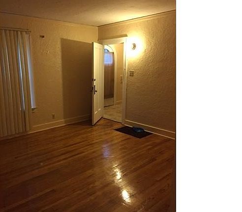 4th image of 12931 Saint Marys St