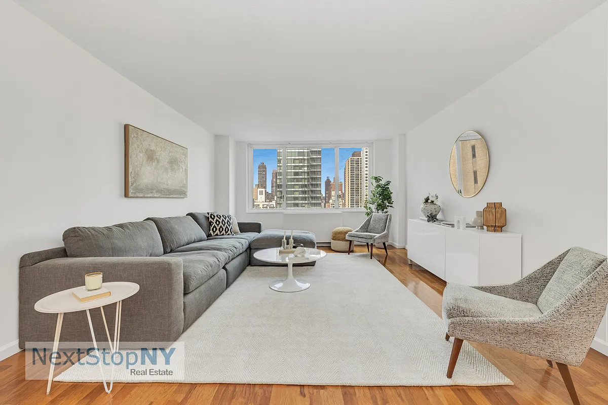 245 East 54th St Unit 21F  