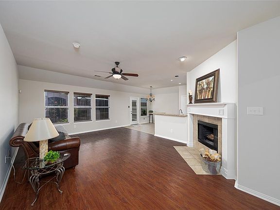 4th image of 4404 Blooming Ct
