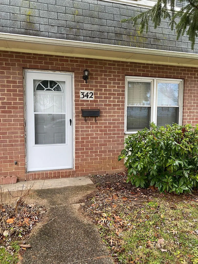 Cozy & Updated 3-Bedroom Townhouse in Aberdeen, MD! — Photo 1