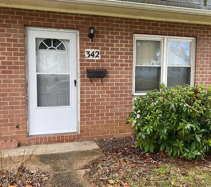 342 Center Deen Ave