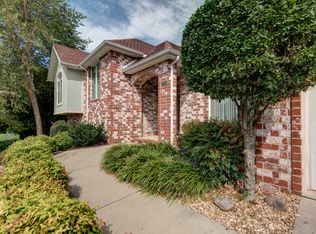 925 E Gaslight Dr, Springfield, MO 65810