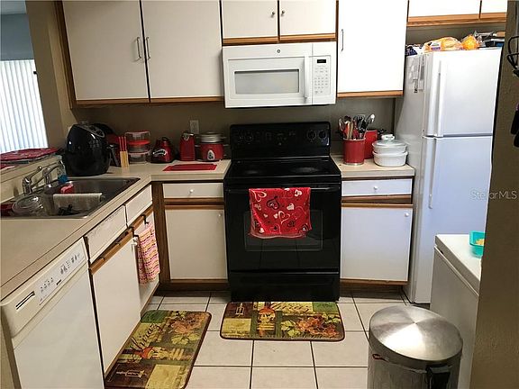 2nd image of 9516 Amberdale Ct Unit 101