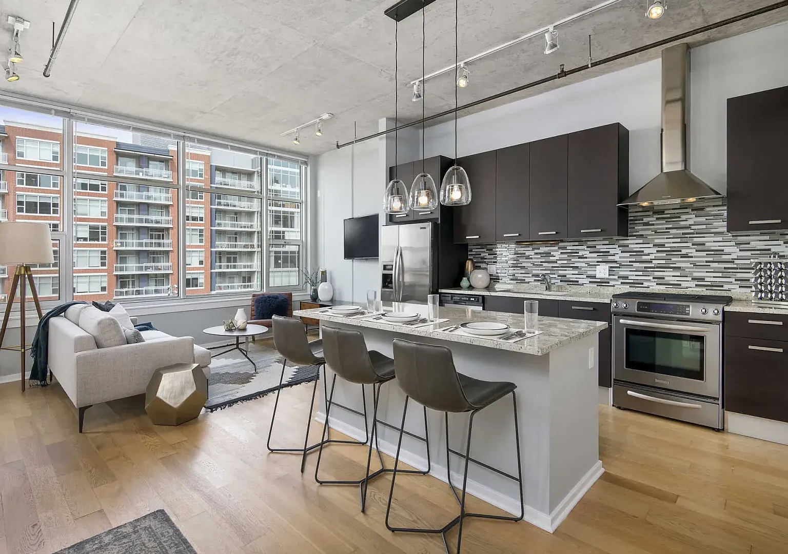 2 bed, $2,834 — Photo 1