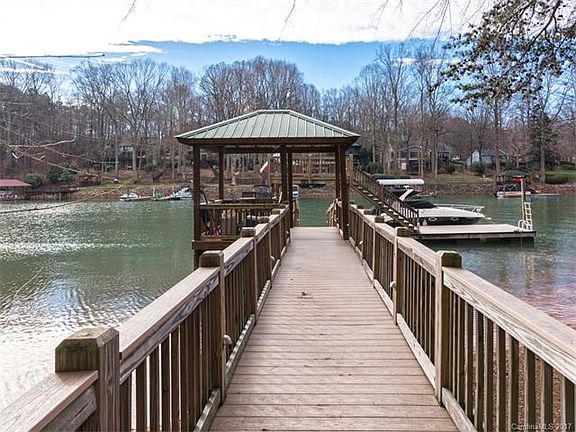 2nd image of 384 Catalina Dr #31