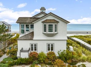 28 Sleepy Hollow Rd, Gloucester, MA 01930