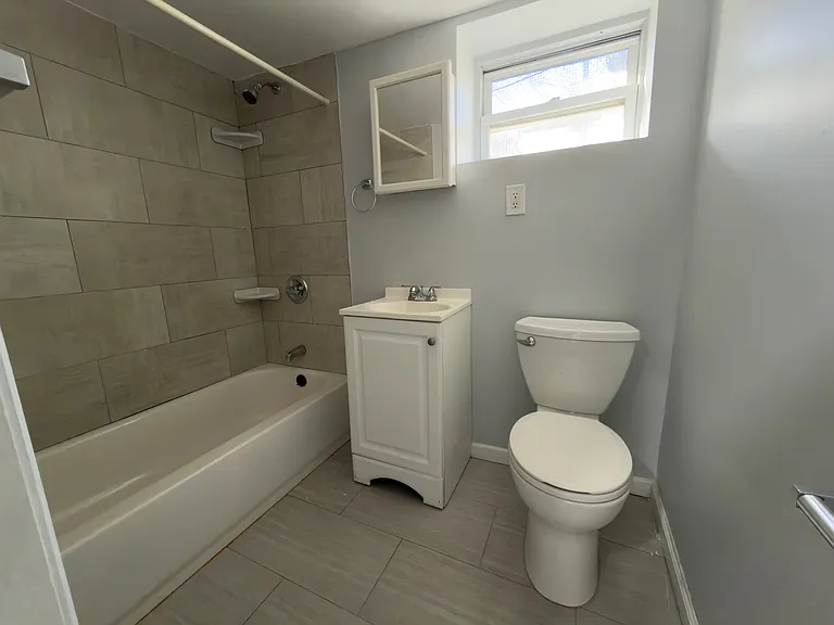 10-12 Randolph Ave #1A — Photo 8