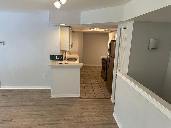 2nd image of 4179 N Haverhill Rd APT 609