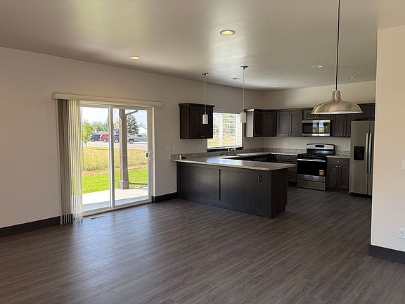 3rd image of 2018 Windjammer Way Unit B