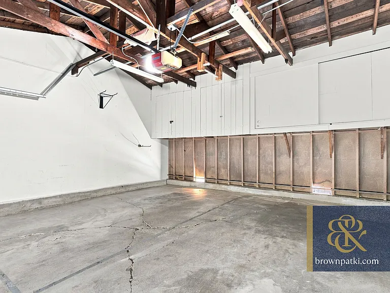 1042 Madison Ave — Photo 22