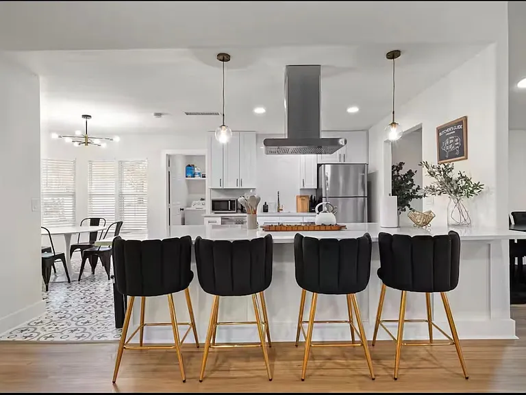 16502 Fox Knl — Photo 13