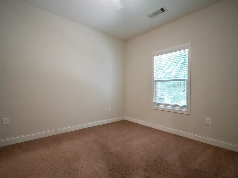1131 Binghampton Cir — Photo 8
