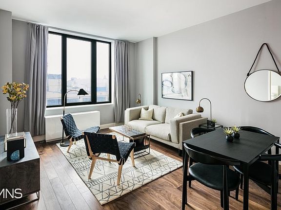 4th image of 4214 Crescent St APT 4D