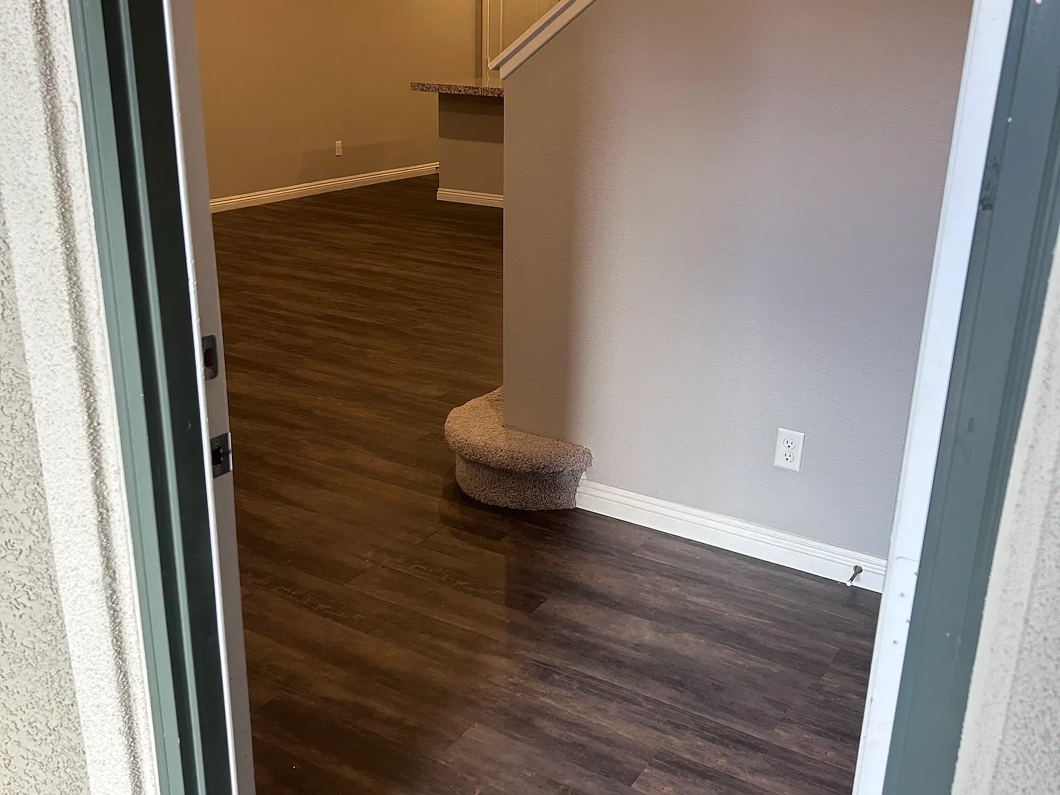 3 bed, 2.5 bath, 1842 sqft, $2,050 — Photo 3