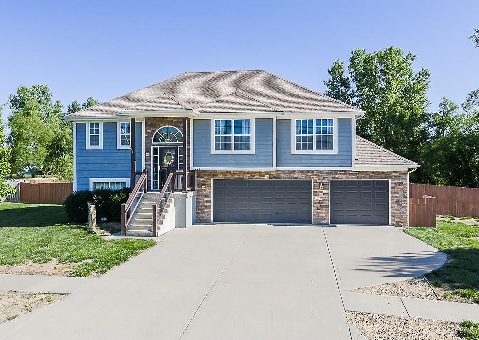 1st image of 2251 Valley View Dr