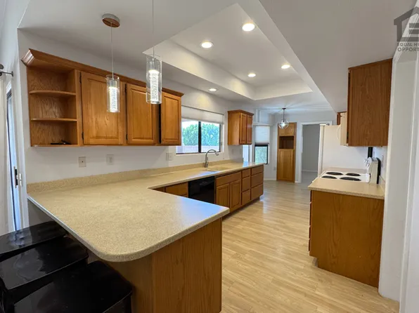 17211 N Desert Glen Dr, Sun City West, AZ 85375