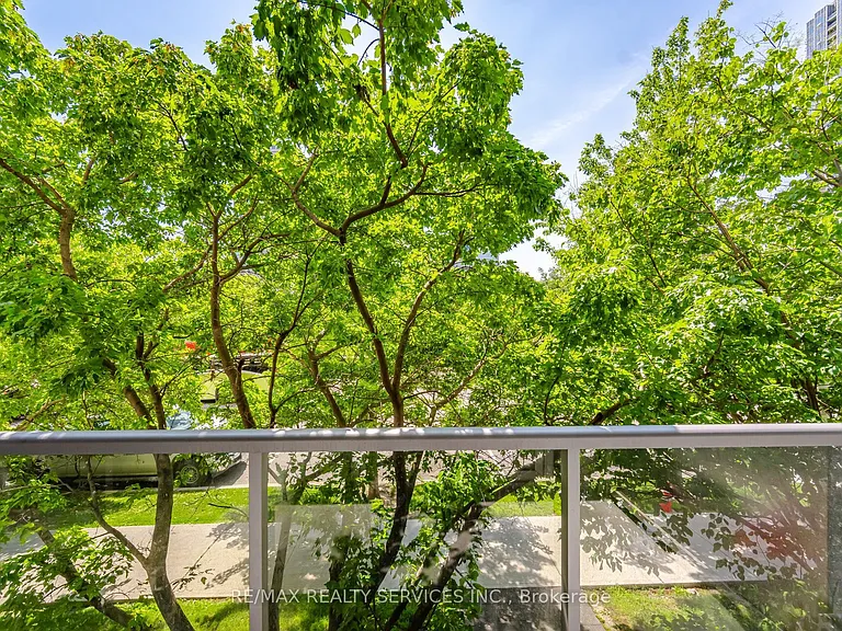 151 Village Green Sq #206 — Photo 32