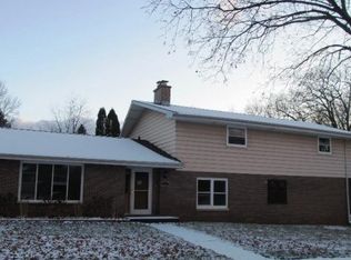 719 W 8th St, Kaukauna, WI 54130