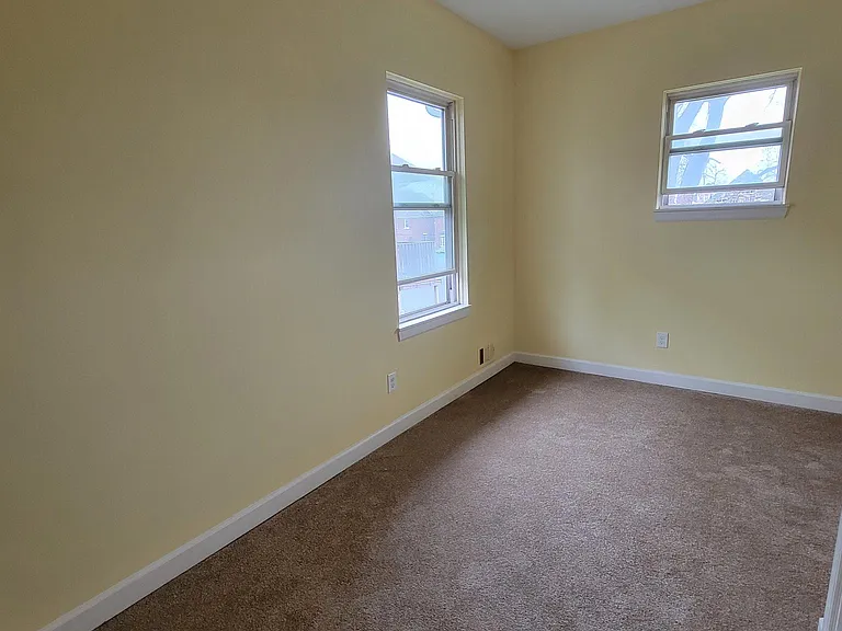 1900 W Grand Blvd #B — Photo 11