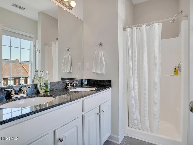 1790 Queen Anne St #1 — Photo 14