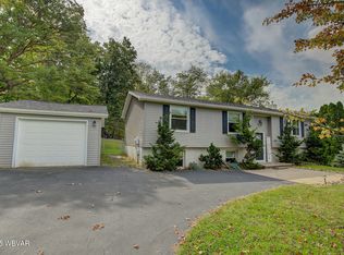 16 Woodland Dr, Lock Haven, PA 17745