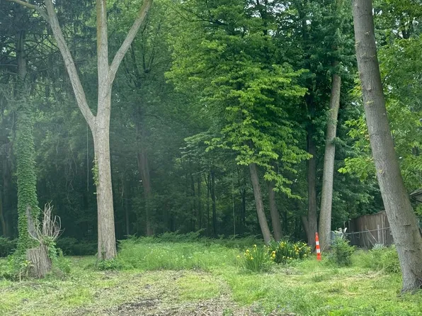 24960 Crocker Blvd, Harrison Township, MI 48045