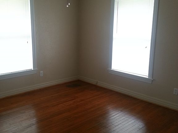3rd image of 1812 NW 22nd St