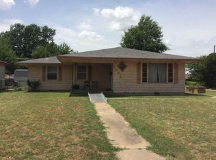 1502 S Johnson St, Enid, OK 73703