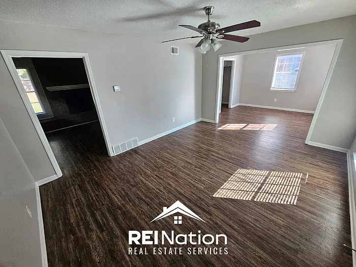 4 bed, 2.0 bath, 1978 sqft, $1,675 — Photo 2