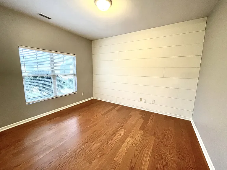 311 Highgrove Dr — Photo 36