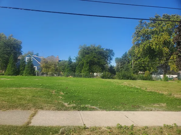 2646 Maple St, Des Plaines, IL 60018