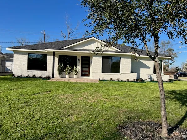 902 W 31st St, Houston, TX 77018