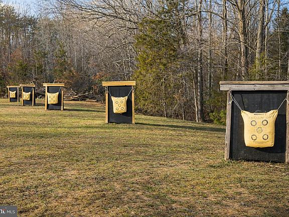 3rd image of 426 Durham Dr