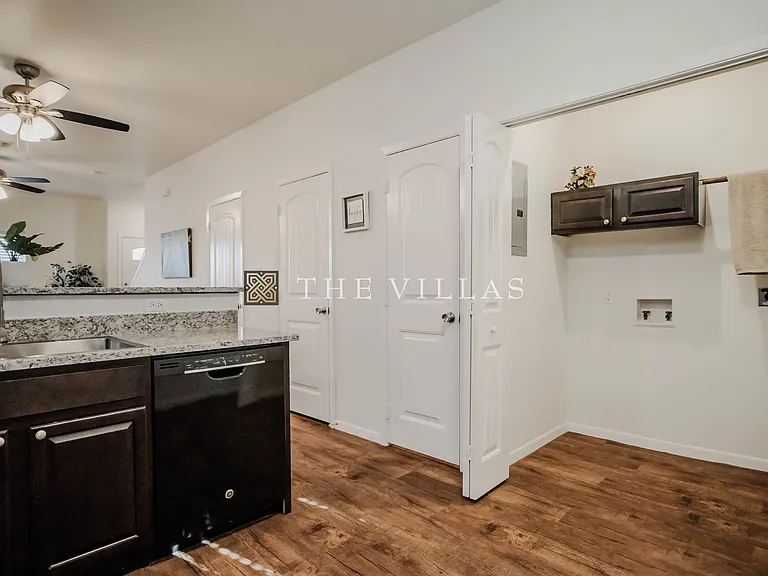 The Villas Apartments — Photo 38