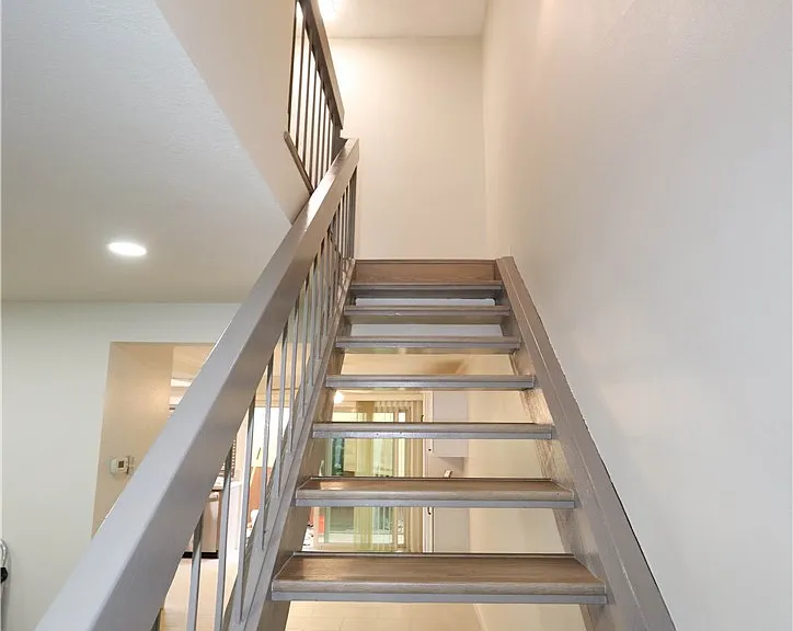 1014 Junipero Dr — Photo 15