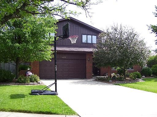 1st image of 12041 Meadowland Dr