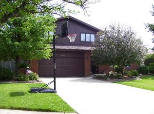 12041 Meadowland Dr, Homer Glen, IL 60491