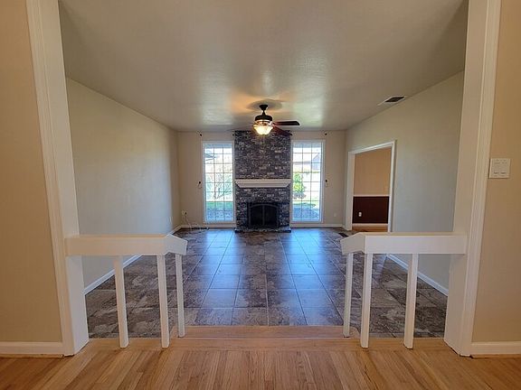4th image of 3802 Arrowhead Ct