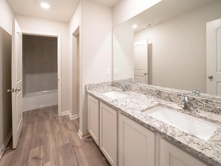 128 Emma Dr — Photo 11