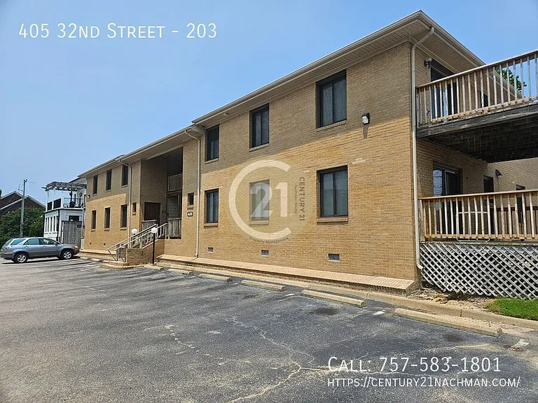 405 32nd St #203 — Photo 1