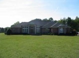 145 Howeston Mill Dr, Jackson, TN 38305