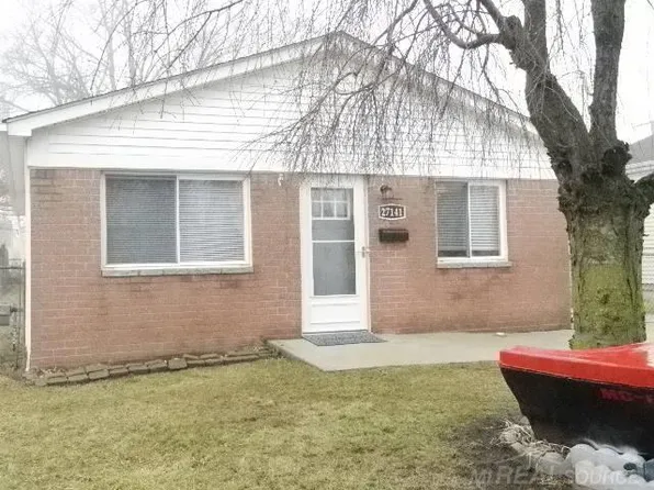 27141 Maywood St, Roseville, MI 48066