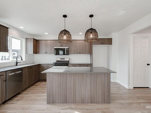5th image of 9095 W Violet St
