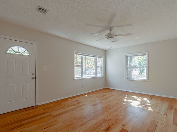 3rd image of 1819 N Janice Ave