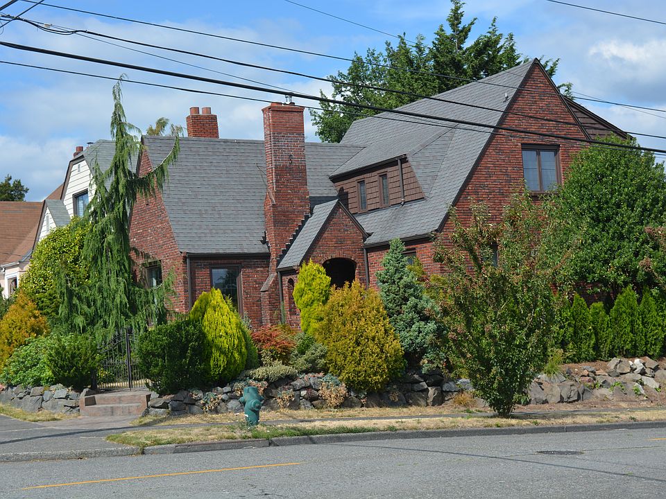 2nd image of 1102 NE 80th St